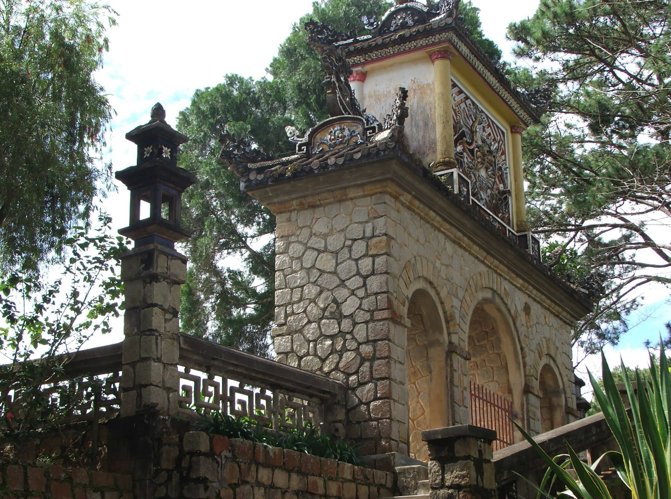 Linh Phong Pagoda 1