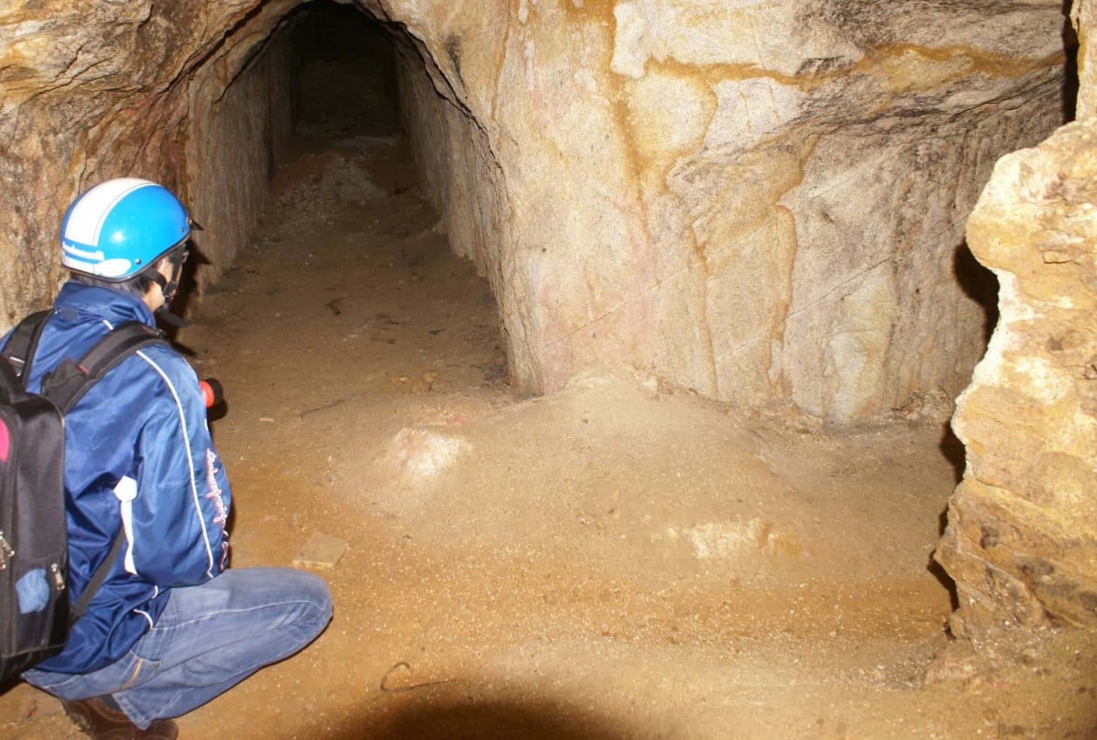 The secret tunnel in Dalat 1