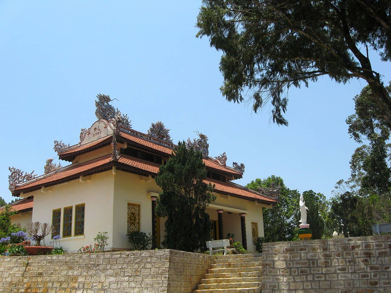 Linh Phong Pagoda 2